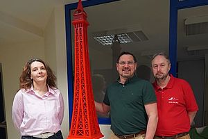 Tour Eiffel géante et tombola solidaire à Parthenay