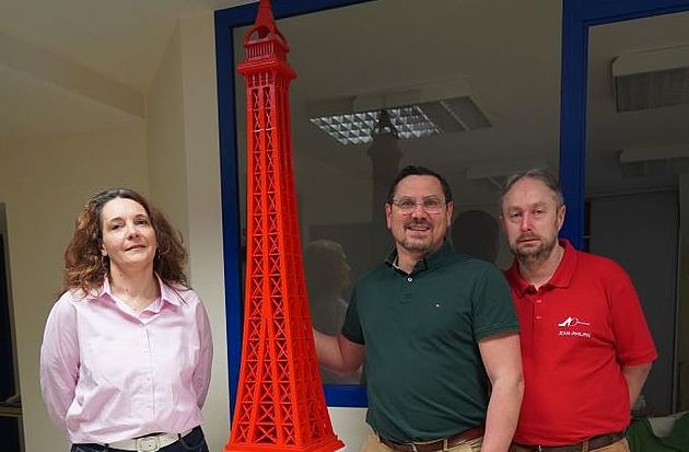 Tour Eiffel géante et tombola solidaire à Parthenay